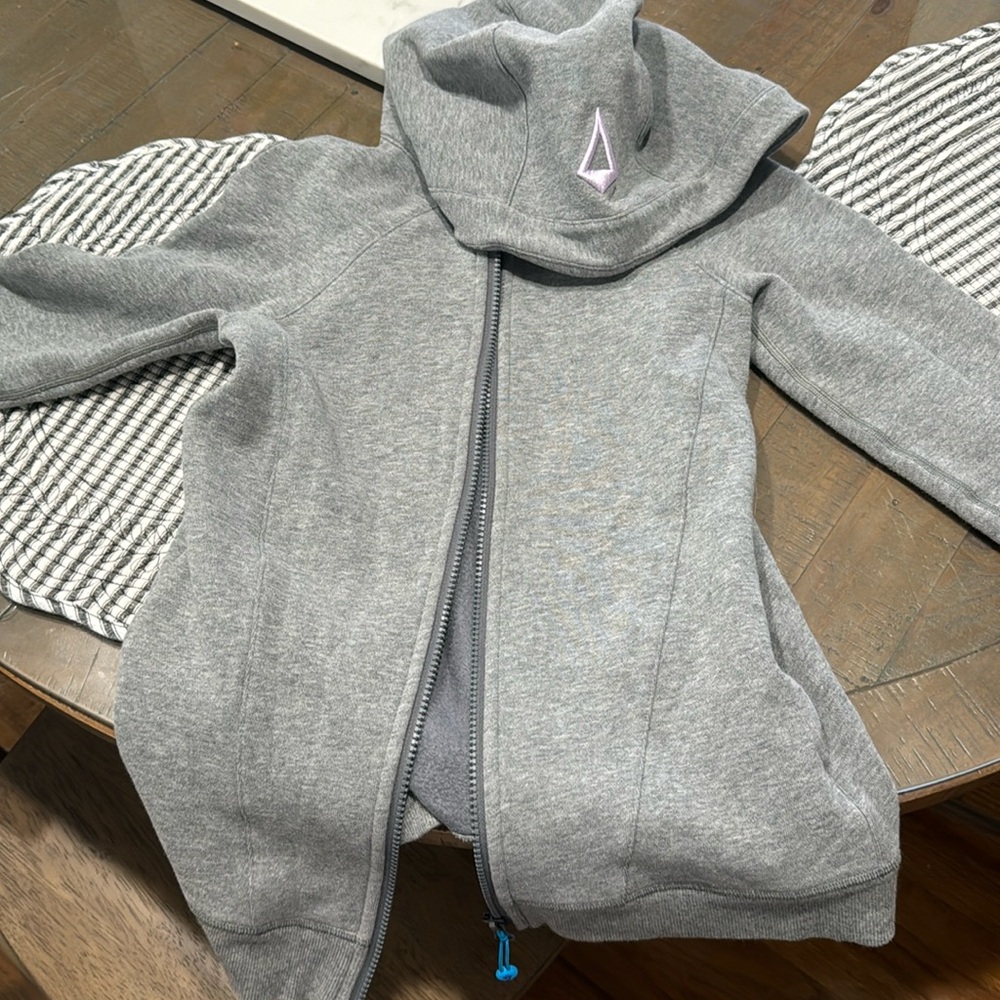 Ivivva size 10 jacket amazing cond